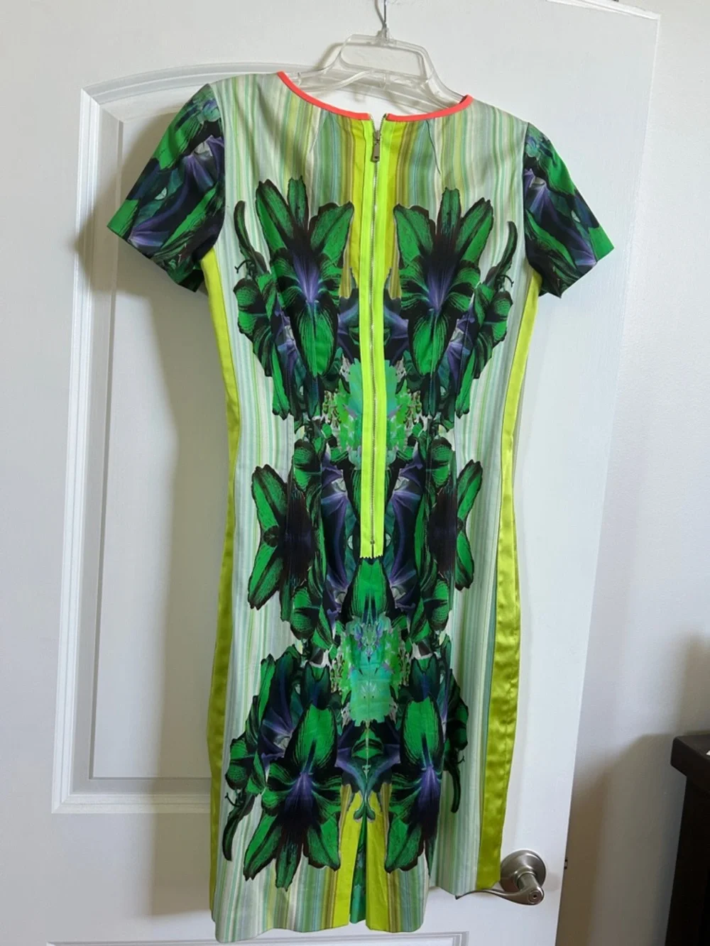 Elie Tahari orchid sheath dress size 8